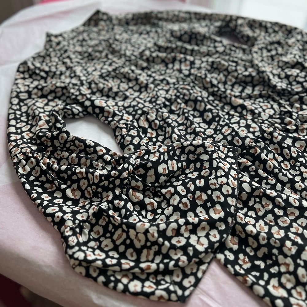 NWT Camisa navy blue leopard bell sleeve empire waist blouse neck ties tiered - Picture 9 of 14